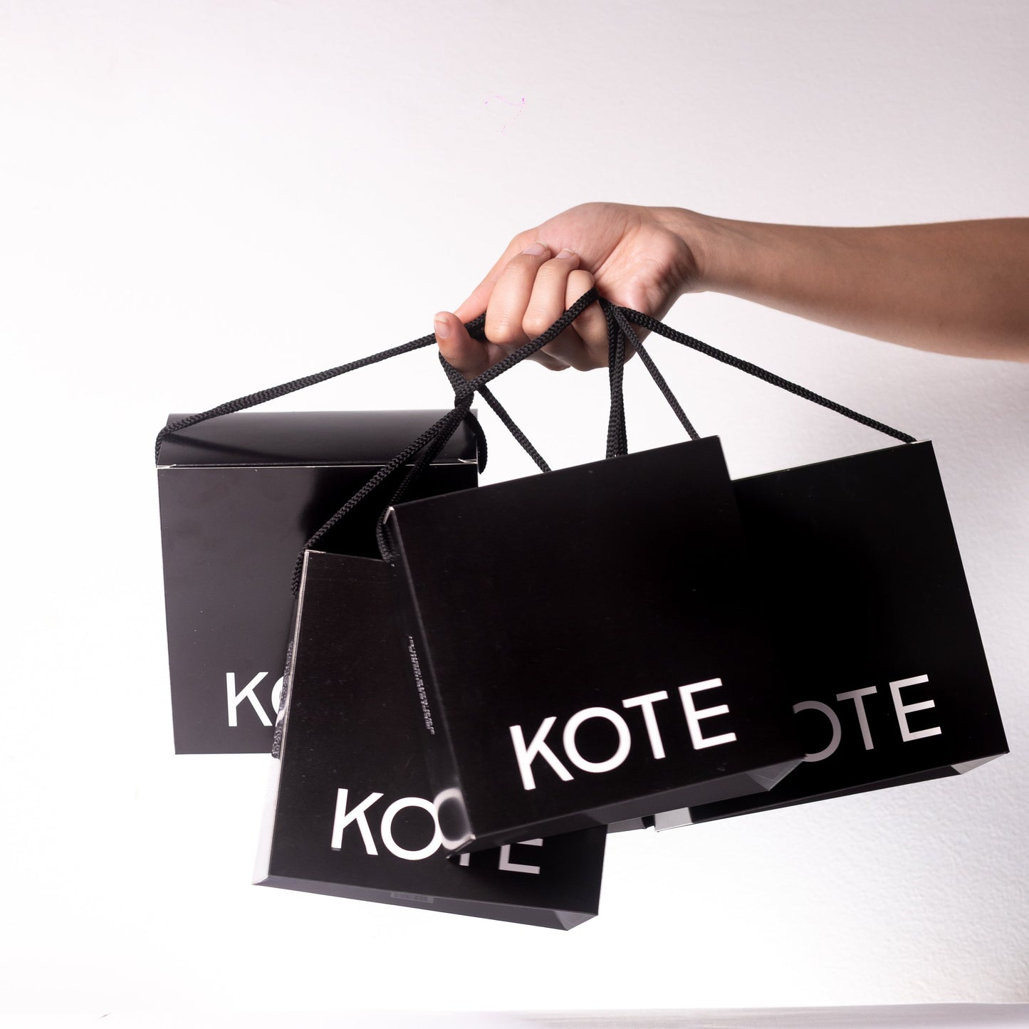 SACOLA DE PRESENTE KOTE